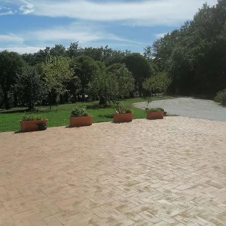 Az.agricola Agriturismo La Locanda Di Lann * Fucecchio